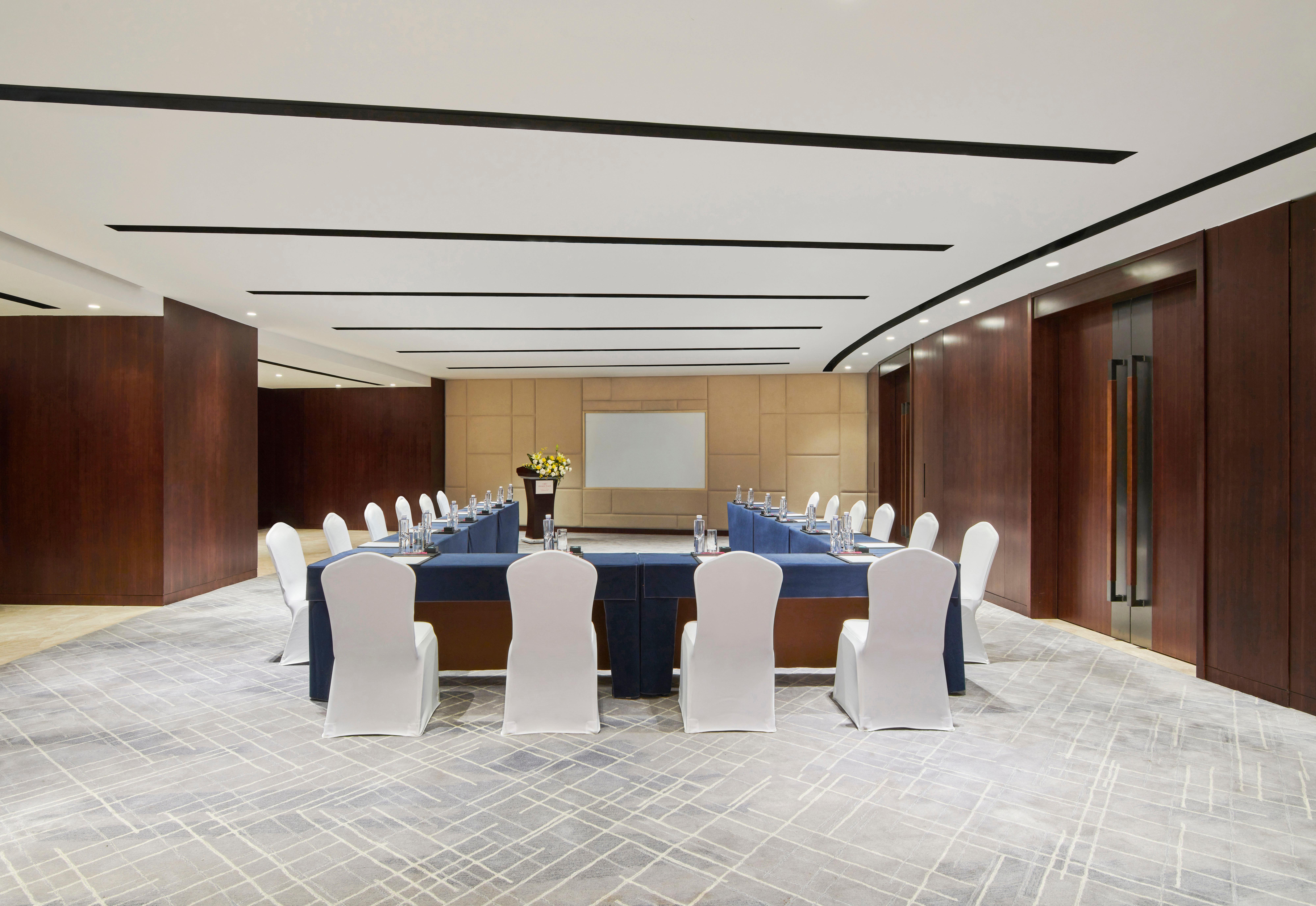 Crowne Plaza Zhuhai City Center By Ihg - Offers Free One-Way Shuttle To Chimelong Ocean Kingdom Dış mekan fotoğraf