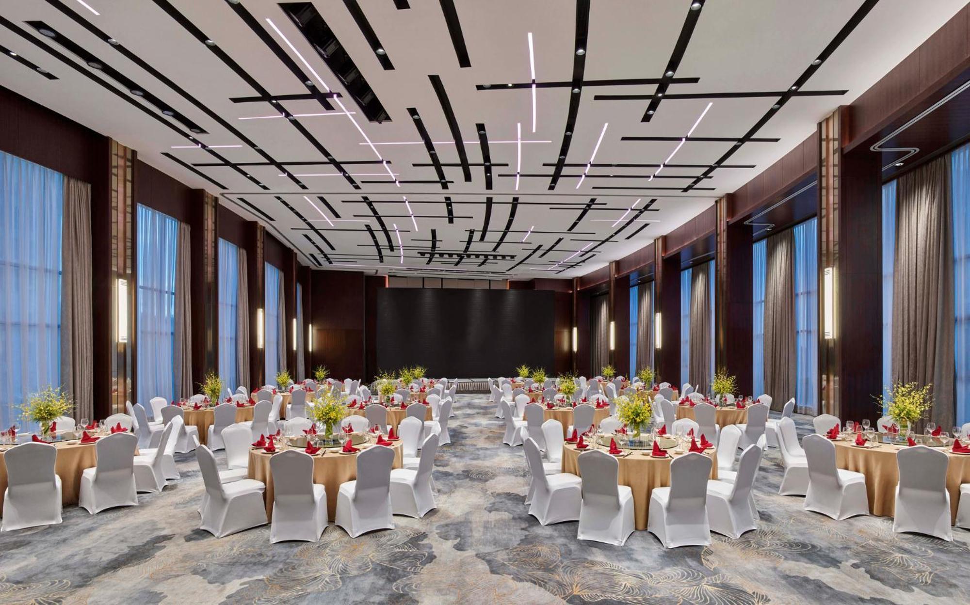 Crowne Plaza Zhuhai City Center By Ihg - Offers Free One-Way Shuttle To Chimelong Ocean Kingdom Dış mekan fotoğraf