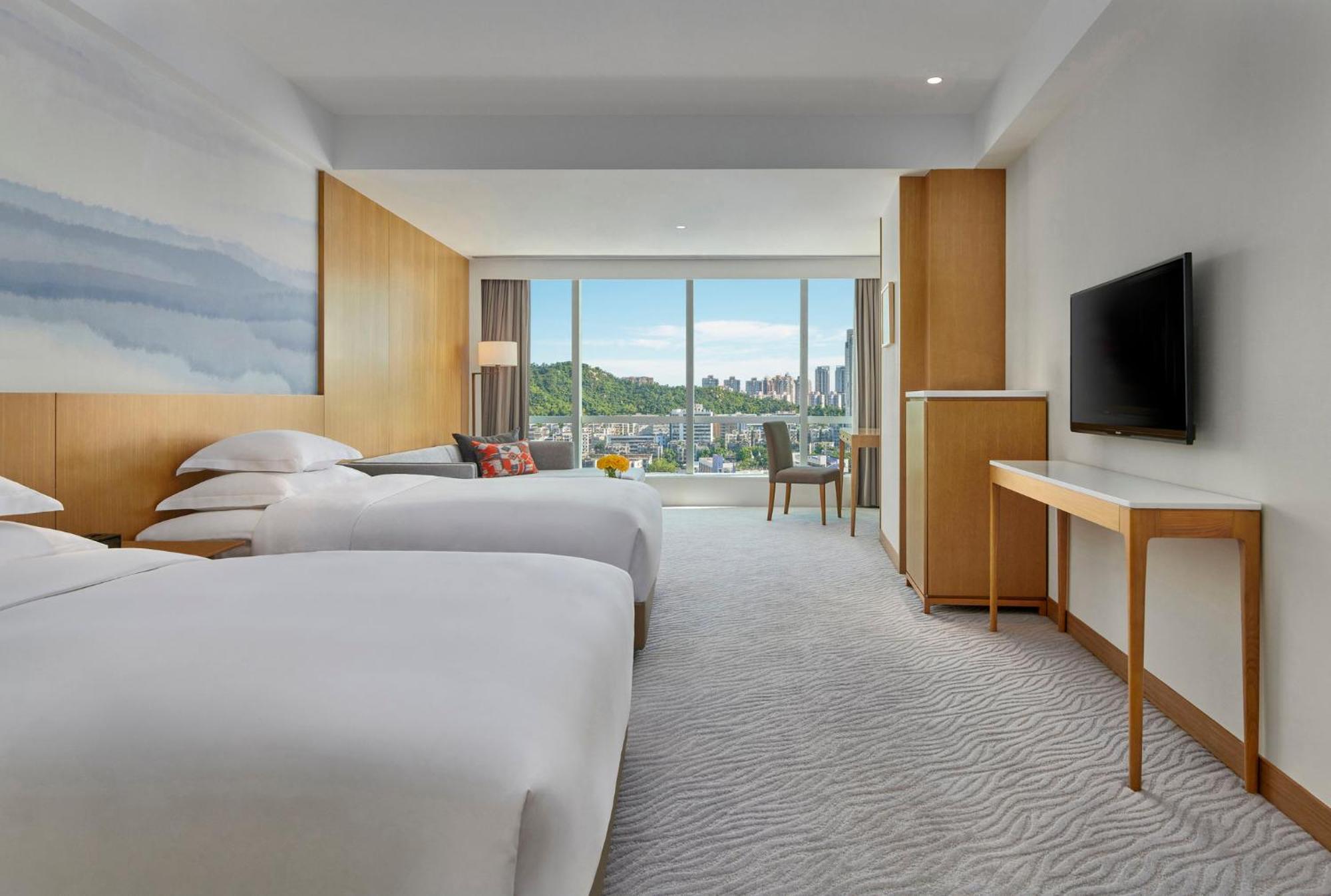 Crowne Plaza Zhuhai City Center By Ihg - Offers Free One-Way Shuttle To Chimelong Ocean Kingdom Dış mekan fotoğraf
