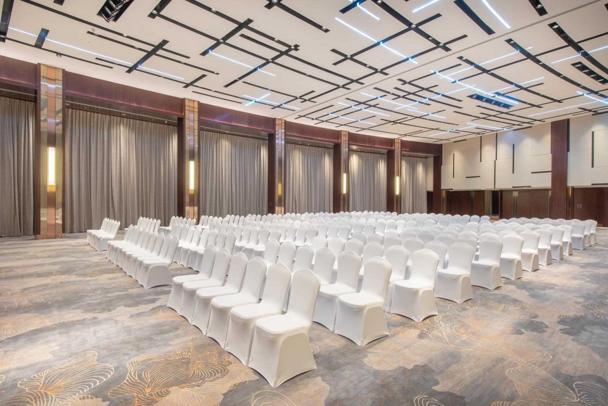 Crowne Plaza Zhuhai City Center By Ihg - Offers Free One-Way Shuttle To Chimelong Ocean Kingdom Dış mekan fotoğraf