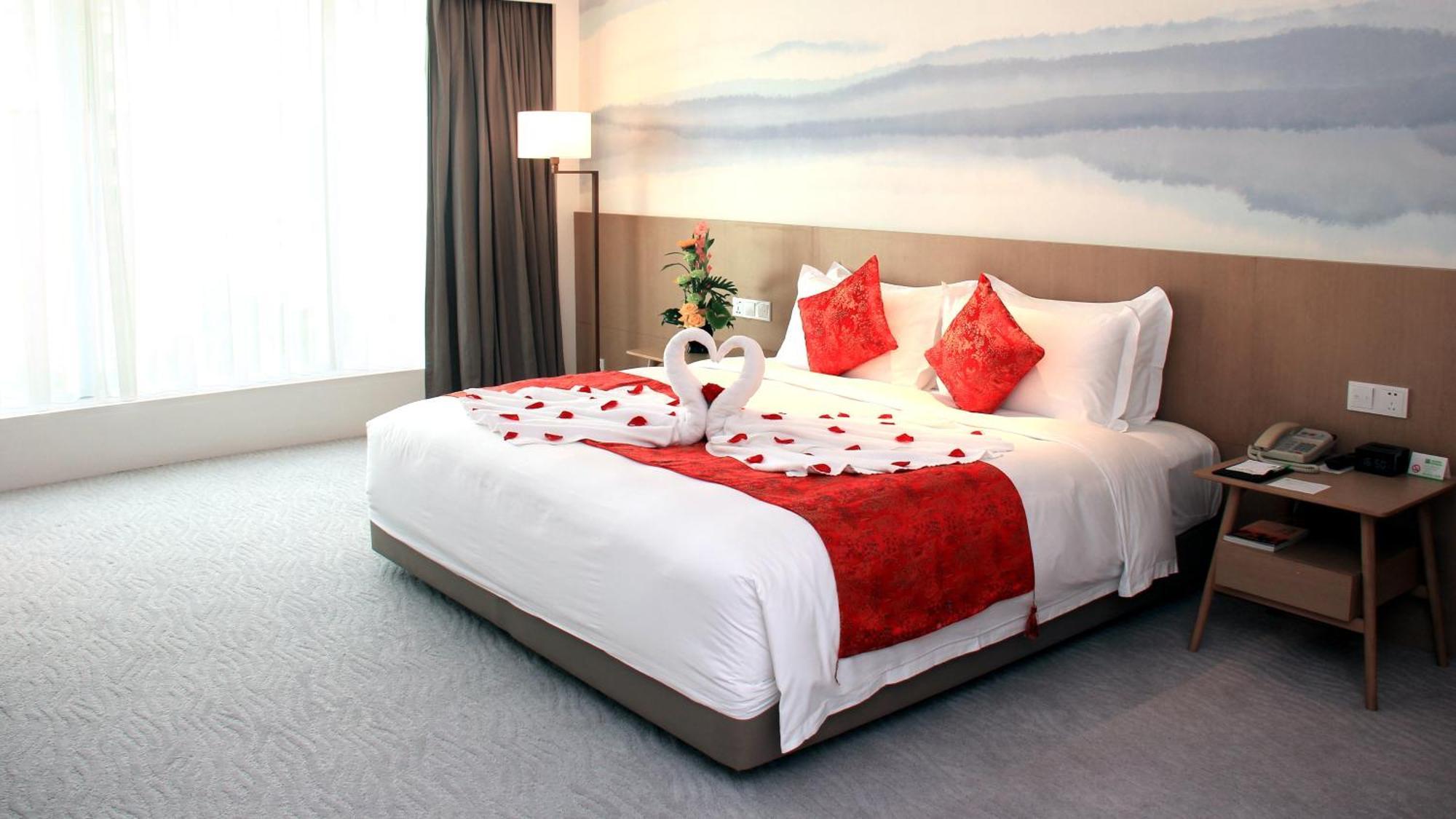 Crowne Plaza Zhuhai City Center By Ihg - Offers Free One-Way Shuttle To Chimelong Ocean Kingdom Dış mekan fotoğraf